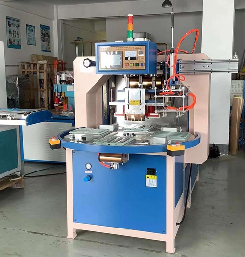 吸塑泡殼紙卡包裝機工序